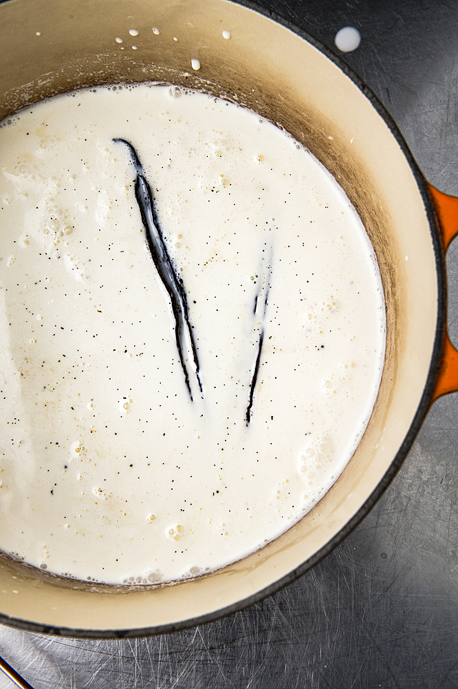 Vanilla ice cream in pot