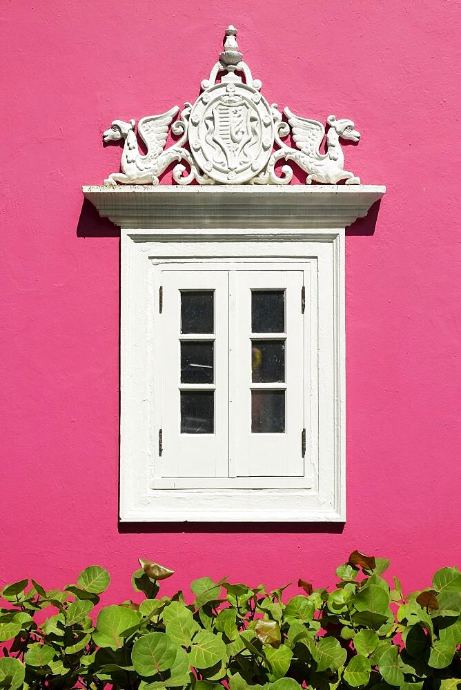 San Juan Puerto Rico, Ornate window of pink building