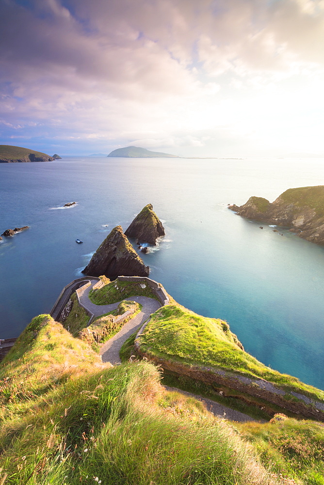 Sunset on Dunquin pier (Dun Chaoin), Dingle Peninsula, County Kerry, Munster province, Republic of Ireland, Europe