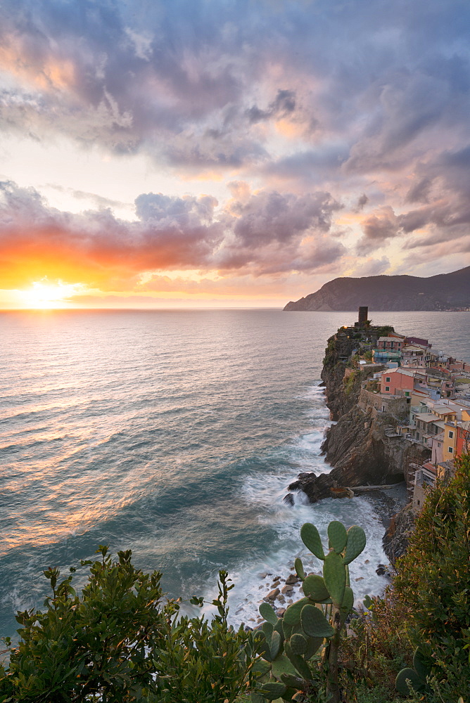 Vernazza at sunset, Cinque Terre, UNESCO World Heritage Site, La Spezia province, Liguria, Italy, Europe