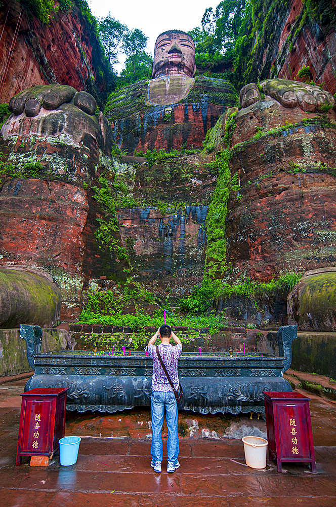 Leshan Giant Buddha, the largest stone Buddha on earth, Mount Emei Scenic Area, UNESCO World Heritage Site, Leshan, Sichuan, China, Asia