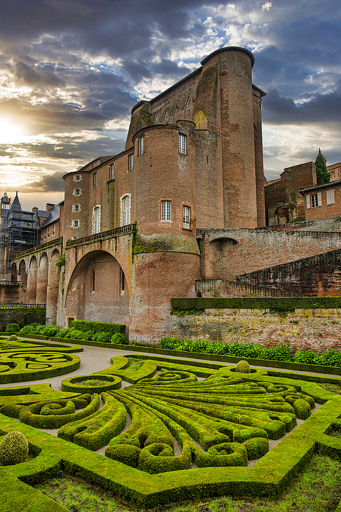 Episcopal city, around the Cathedral Sainte-Cecile, UNESCO World Heritage Site, Albi, Midi-Pyrenees, France, Europe