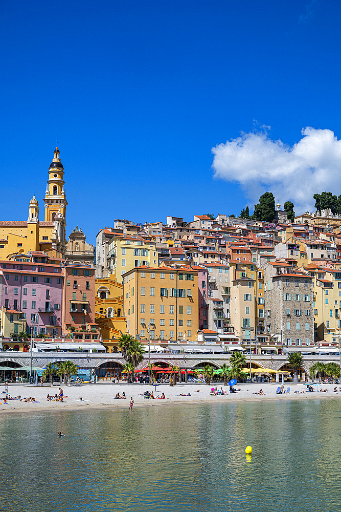 Seaside town of Menton, Alpes Maritimes, Provence-Alpes-Cote d'Azur, French Riviera, France, Europe