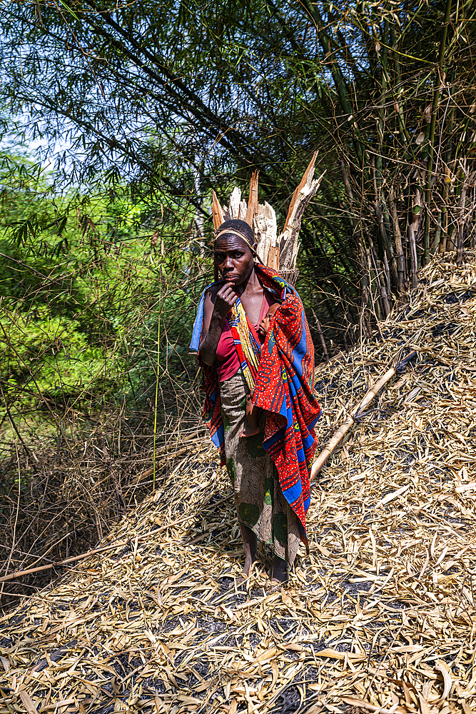 Pygmy Woman Unesco site Dzanga Sangha National Park, Central African Republic