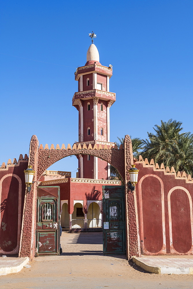 Red mosque in Timimoun, western Algeria, North Africa, Africa