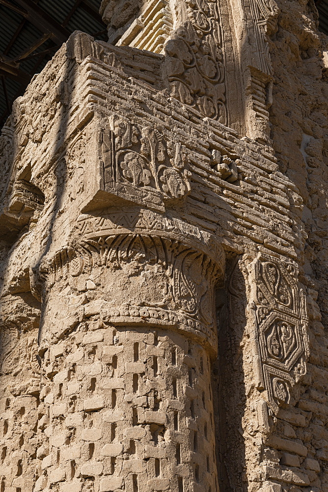 Detail of columns and arches, Haji Piyada Mosque (Noh Gonbad Mosque), Balkh, Afghanistan, Asia