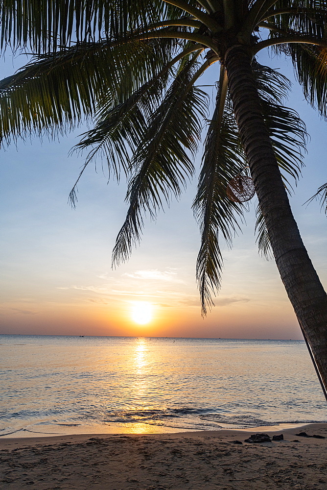 Sunset over the ocean, Ong Lang beach, island of Phu Quoc, Vietnam, Indochina, Southeast Asia, Asia