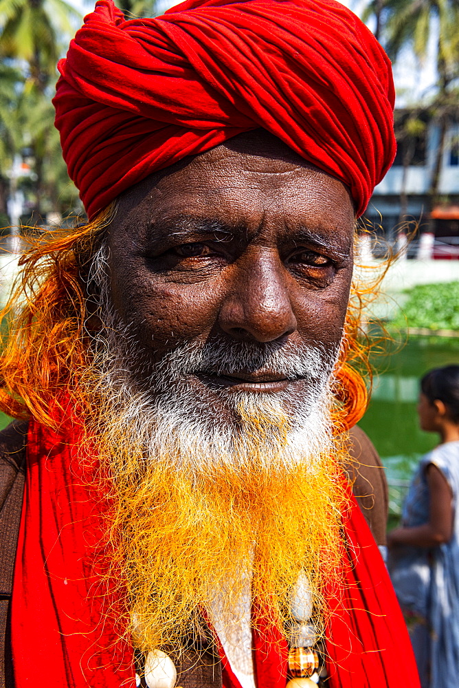 Close up of a Sufi holy man, Hazrat Shah Jalal Mosque and tomb, Sylhet, Bangladesh, Asia