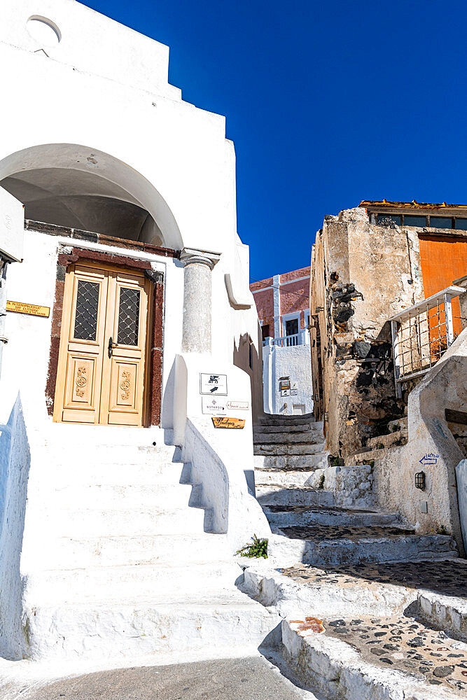 Whitewashed architecture in Pyrgos, Santorini, Cyclades, Greek Islands, Greece, Europe