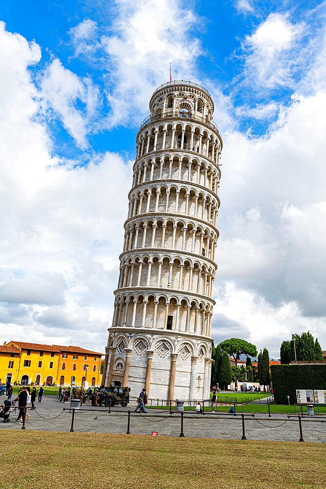 Leaning Tower of Pisa, Piazza del Duomo, UNESCO World Heritage Site, Pisa, Tuscany, Italy, Europe