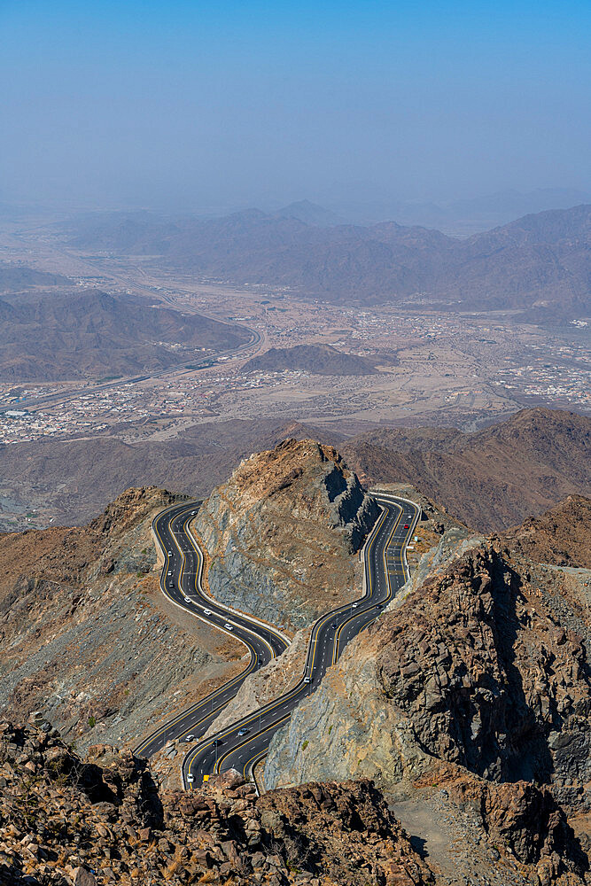 Al Hada road in between the mountains, Taif, Kingdom of Saudi Arabia, Middle East