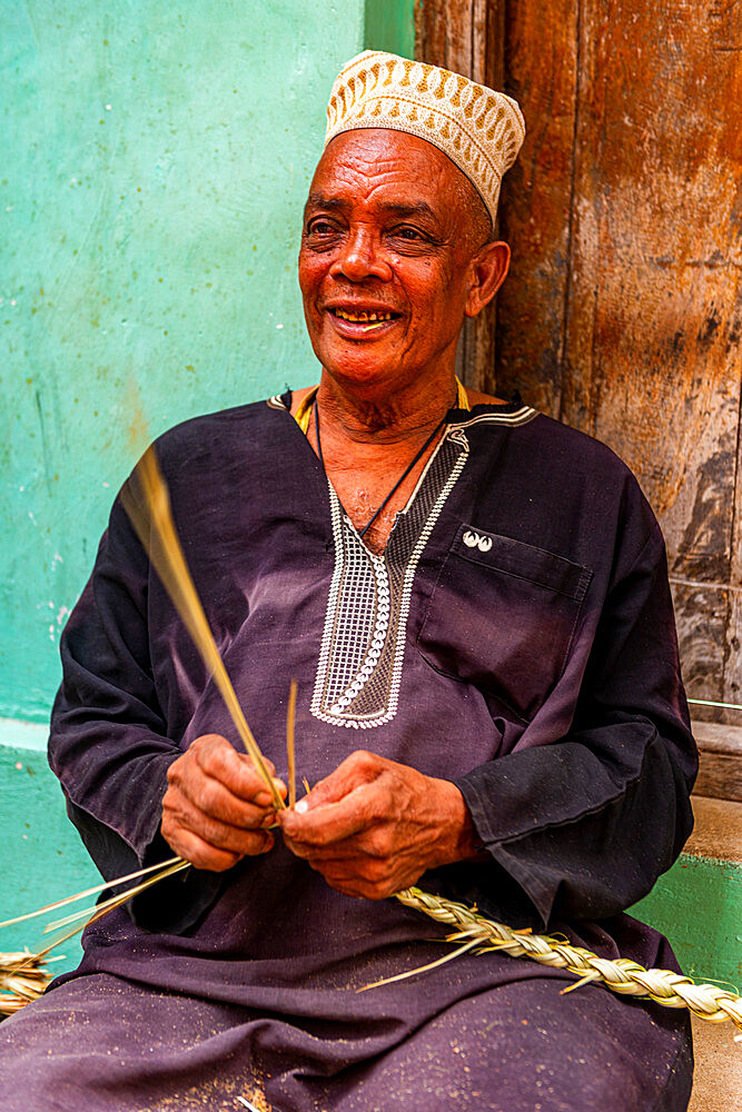 Local man in Lamu Village, UNESCO World Heritage Site, island of Lamu, Kenya, East Africa, Africa