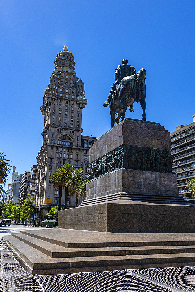 Independence Square, Montevideo, Uruguay, South America