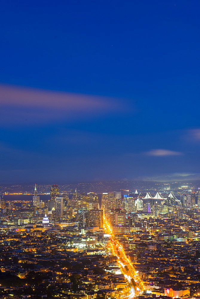 View of the city from Twin Peaks, San Francisco, California, United States of America, North America