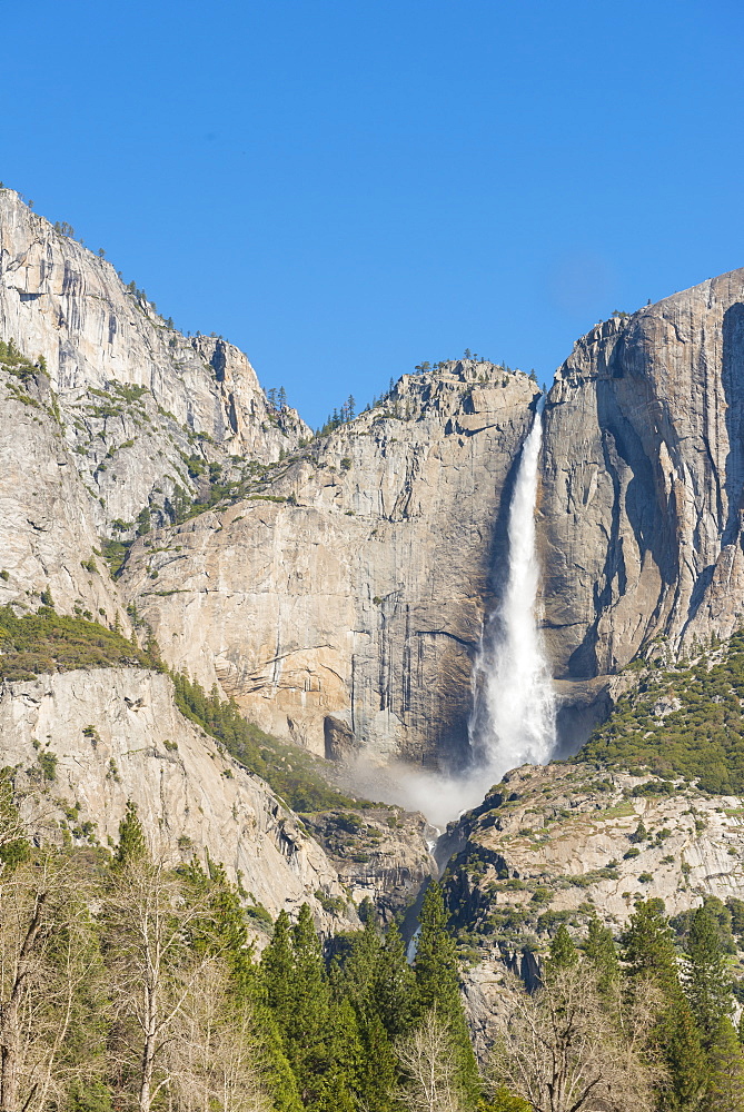 Yosemite Falls, Yosemite National Park, UNESCO World Heritage Site, California, United States of America, North America