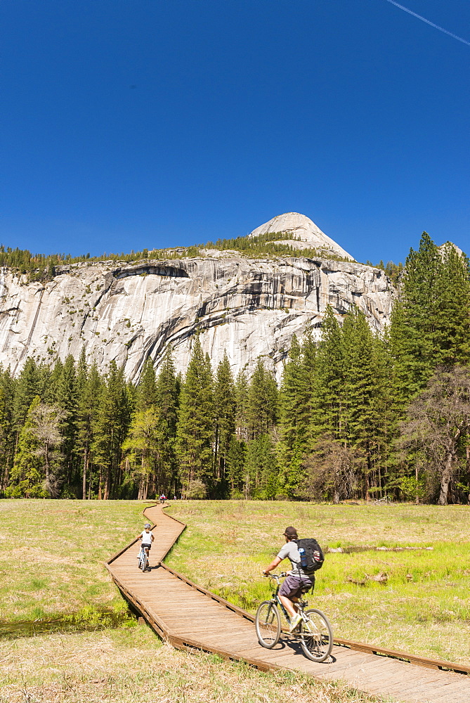 Cycling, Yosemite National Park, UNESCO World Heritage Site, California, United States of America, North America