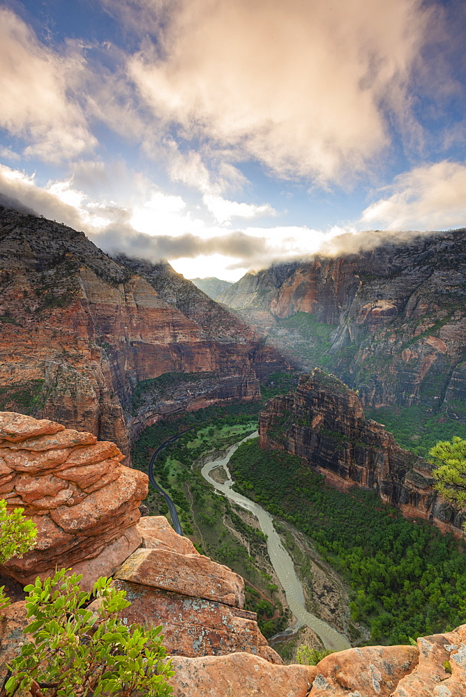 Angels Landing, Zion National Park, Utah, United States of America, North America