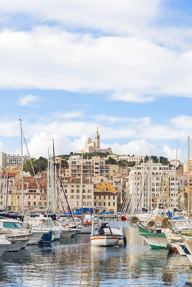 Old Port and Notre Dame, Marseille, Bouches du Rhone, Provence, Provence-Alpes-Cote d'Azur, France, Mediterranean, Europe