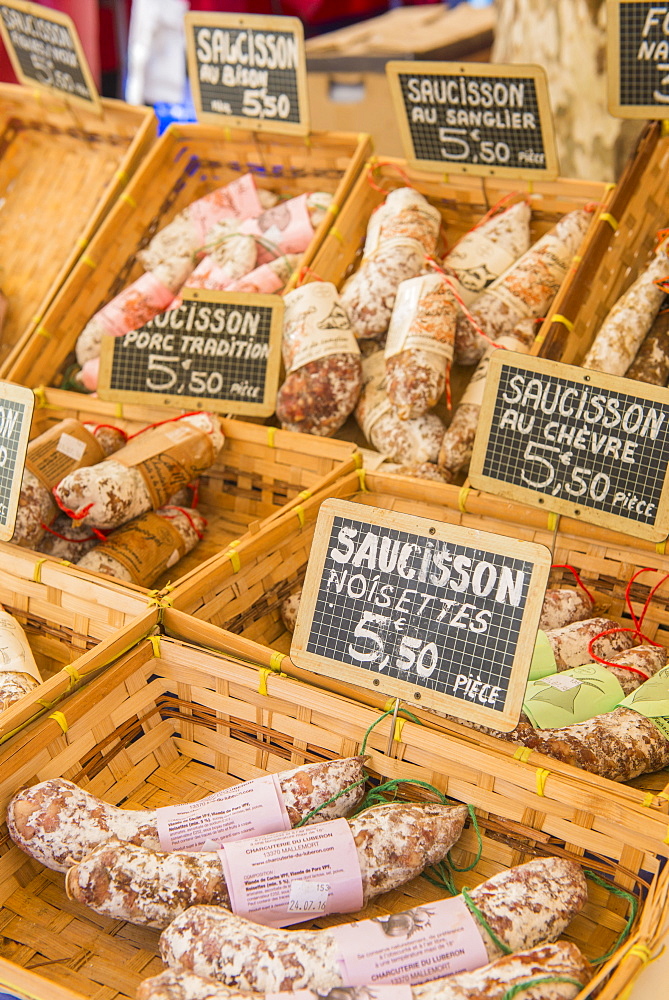 Market, Aix en Provence, Bouches du Rhone, Provence, Provence-Alpes-Cote d'Azur, France, Europe