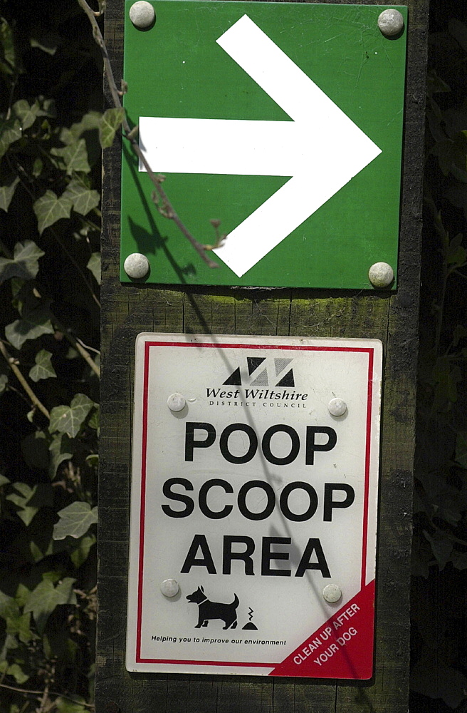 Poop-a-scoop, uk. Wiltshire, bradford on avon. Country park