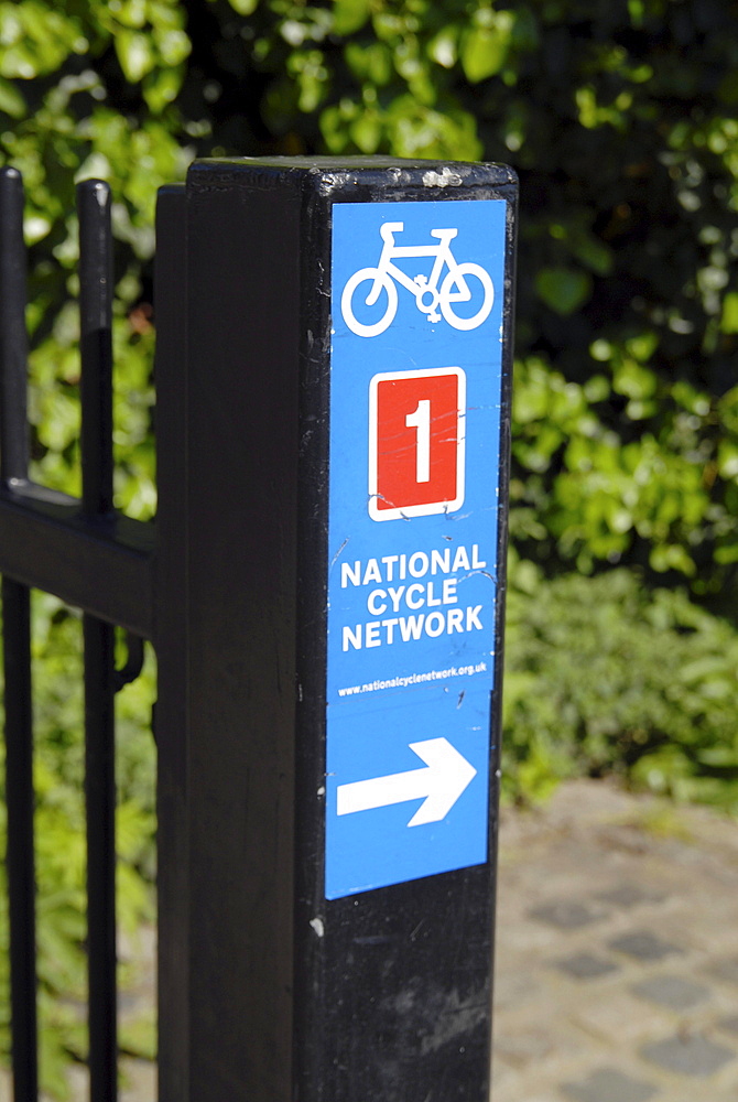 Uk national cycle network route by canal in east london