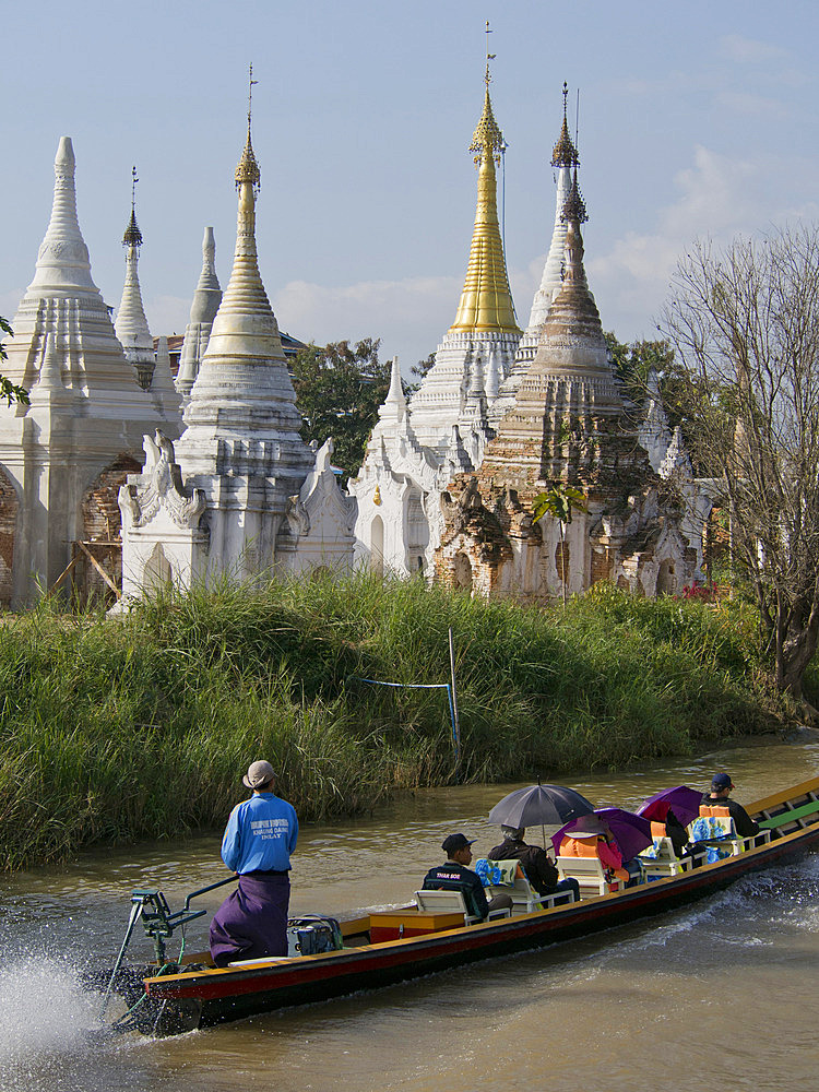 Tourists on a boat in Inle Lake, Shan State, Myanmar (Burma), Asia