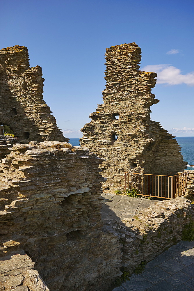 The Medieval ruins of Tintagel Castle, allegedly the birthplace of King Arthur, on Atlantic coast cliffs at Tintagel, Cornwall, England, United Kingdom, Europe