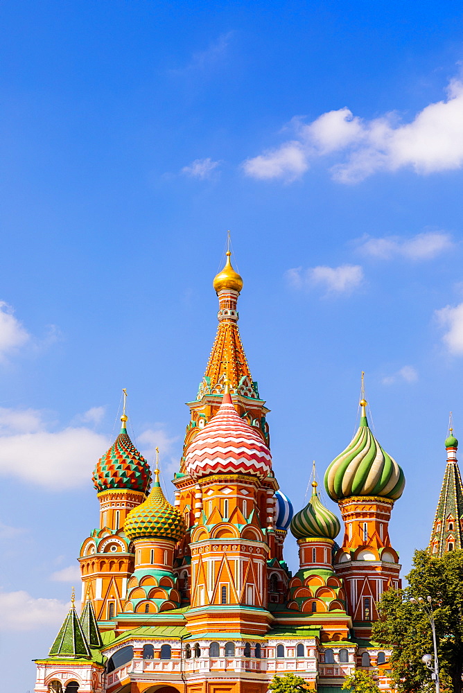 The Cathedral of Vasily the Blessed (St. Basil's Cathedral), Red Square, UNESCO World Heritage Site, Moscow, Russia, Europe