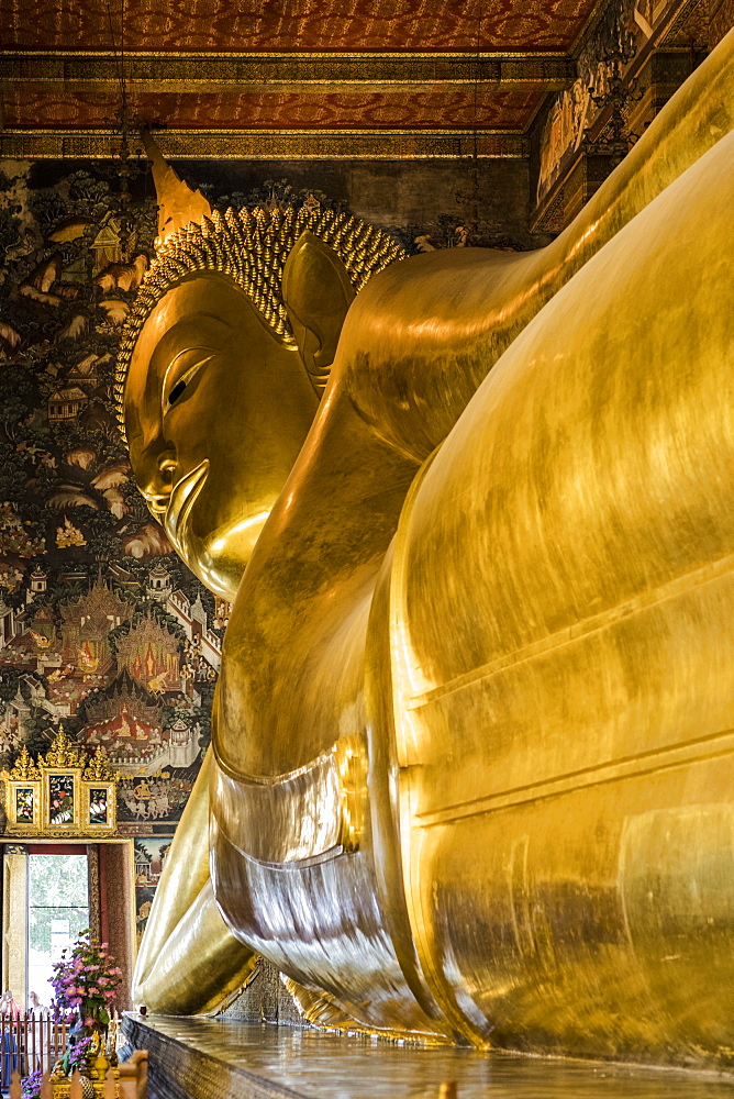 Wat Pho (Temple of the Reclining Buddha), Bangkok, Thailand, Southeast Asia, Asia