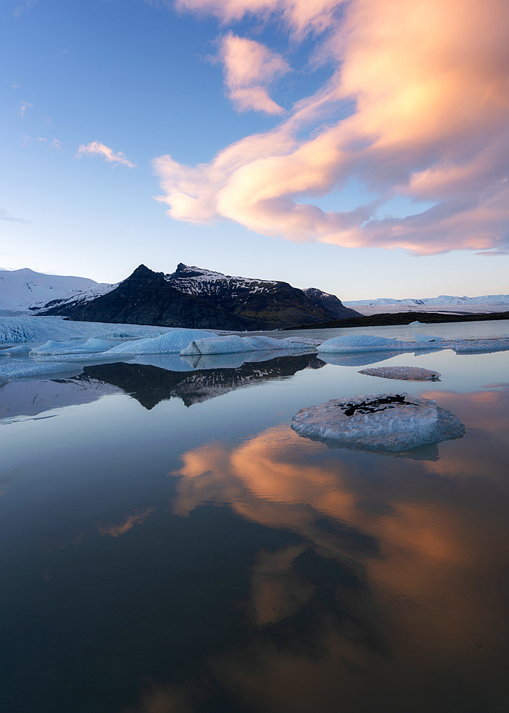 Sunset at Fjallsarlon glacier lagoon on the edge of Vatnajökull National Park, South Iceland, Iceland, Europe