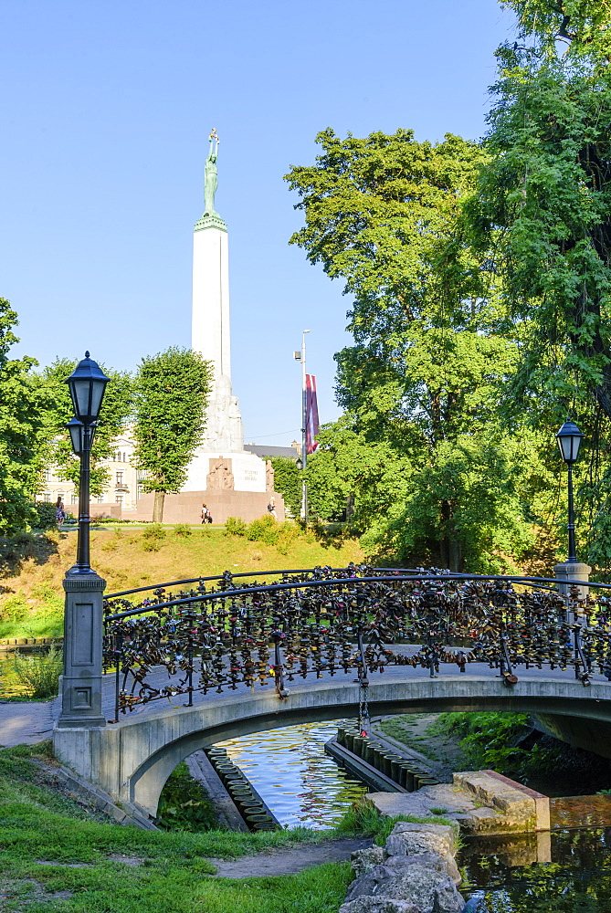 Freedom Monument, Bastejkalna Parks, Riga, Latvia, Europe