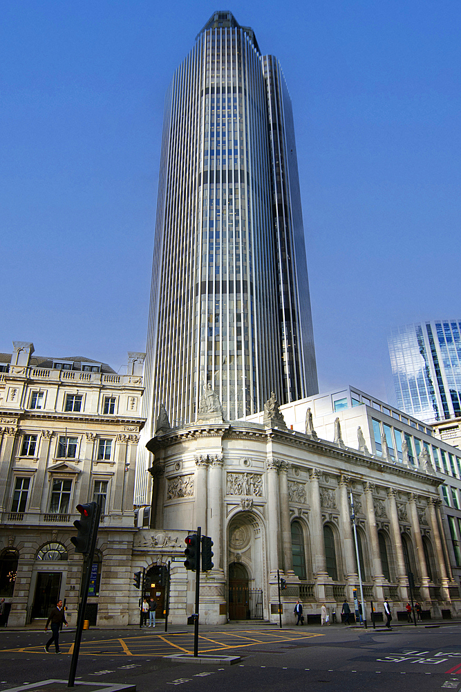 Tower 42, (Nat West Tower) behind Gibson Hall. Bishopsgate, City of London, London, England, United Kingdom, Europe