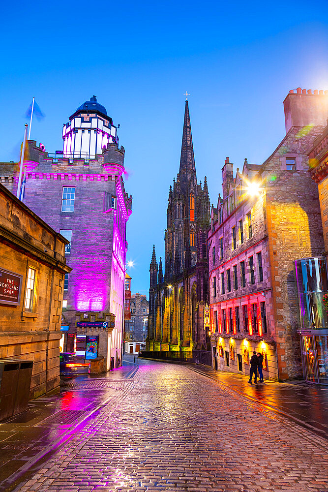 Castlehill at dusk, The Royal Mile, Old Town, Edinburgh, Scotland, United Kingdom, Europe