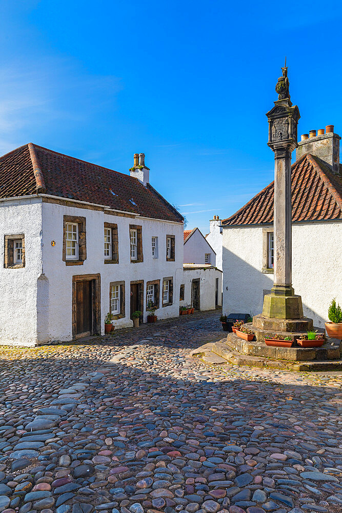 Cobblestone square and Mercat Cross, Culross, Fife, Scotland, United Kingdom, Europe