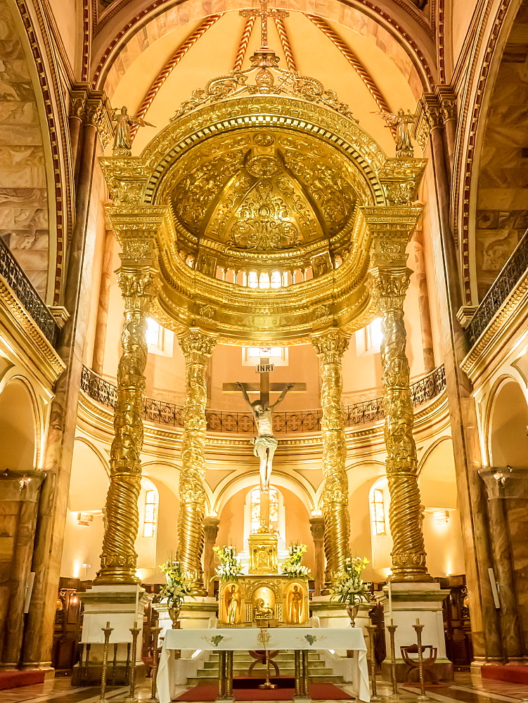 Main altar of the New Cathedral, Cuenca, Ecuador, South America