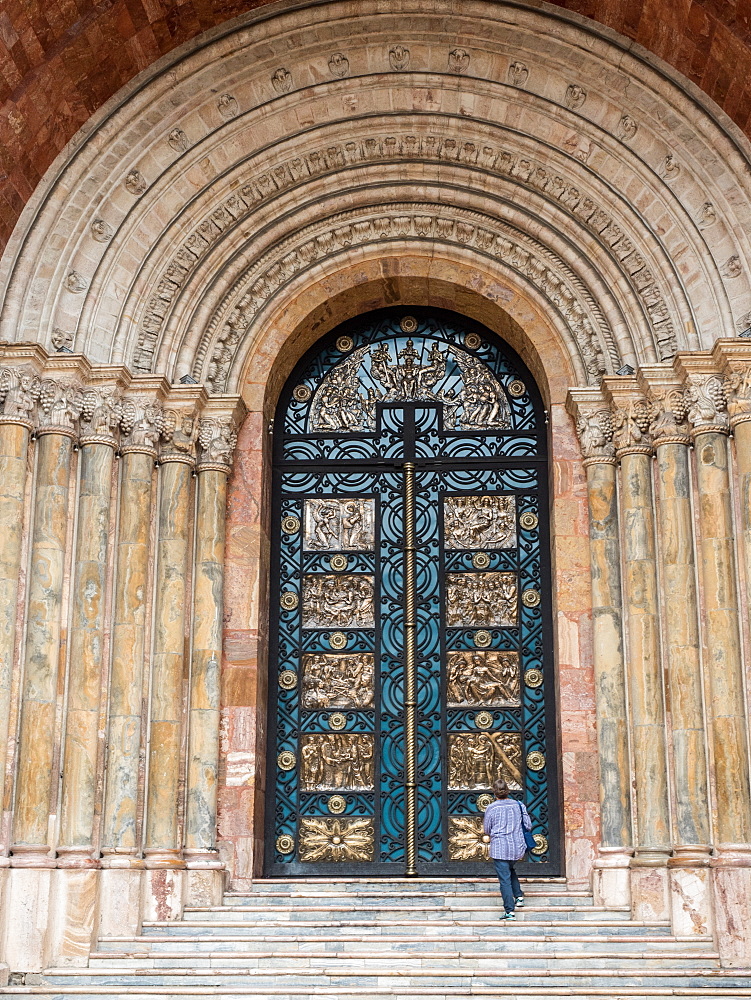 Grand doors of Cuenca's new cathedral, which was built between 1885 and 1975, Cuenca, Ecuador, South America