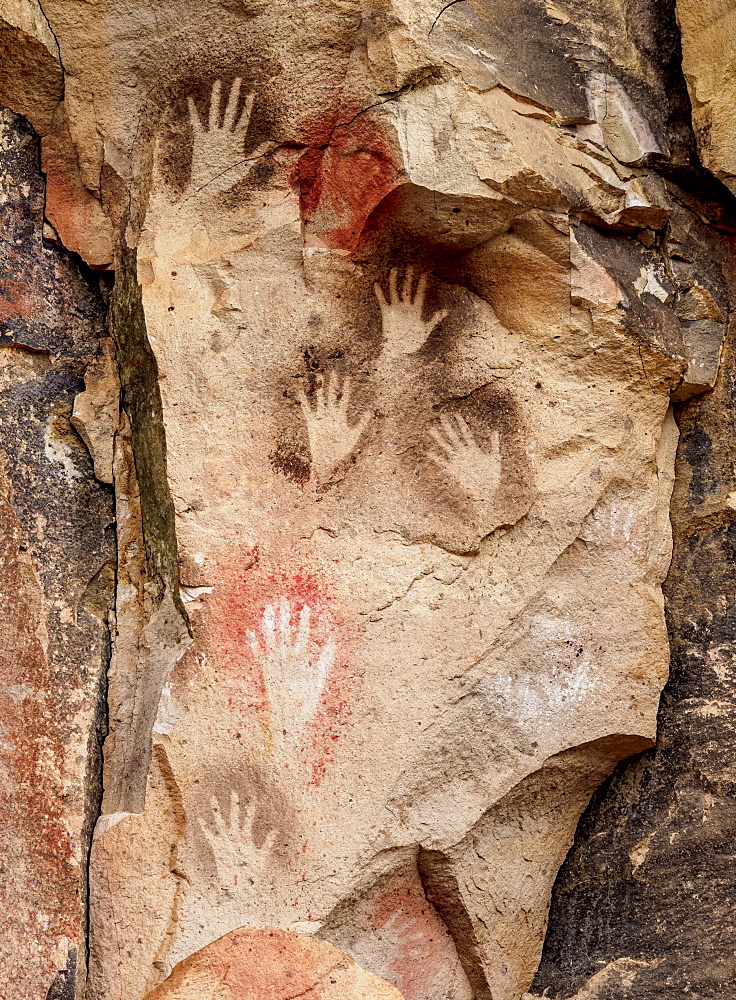 Cueva de las Manos, UNESCO World Heritage Site, Rio Pinturas Canyon, Santa Cruz Province, Patagonia, Argentina, South America