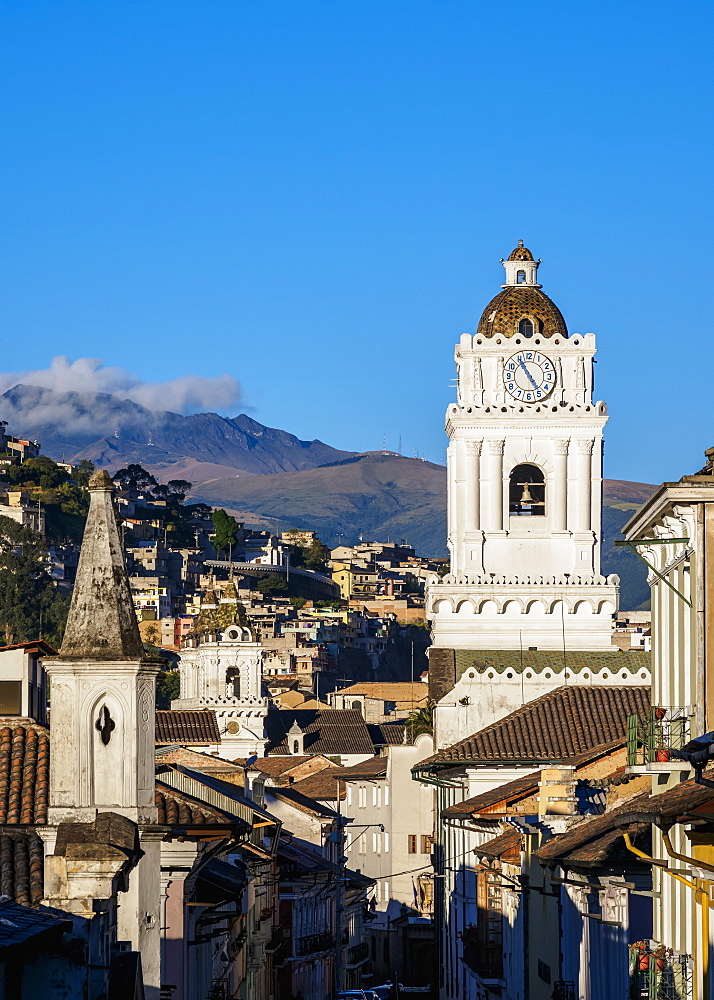 View towards La Merced Church, UNESCO World Heritage Site, Old Town, Quito, Pichincha Province, Ecuador, South America