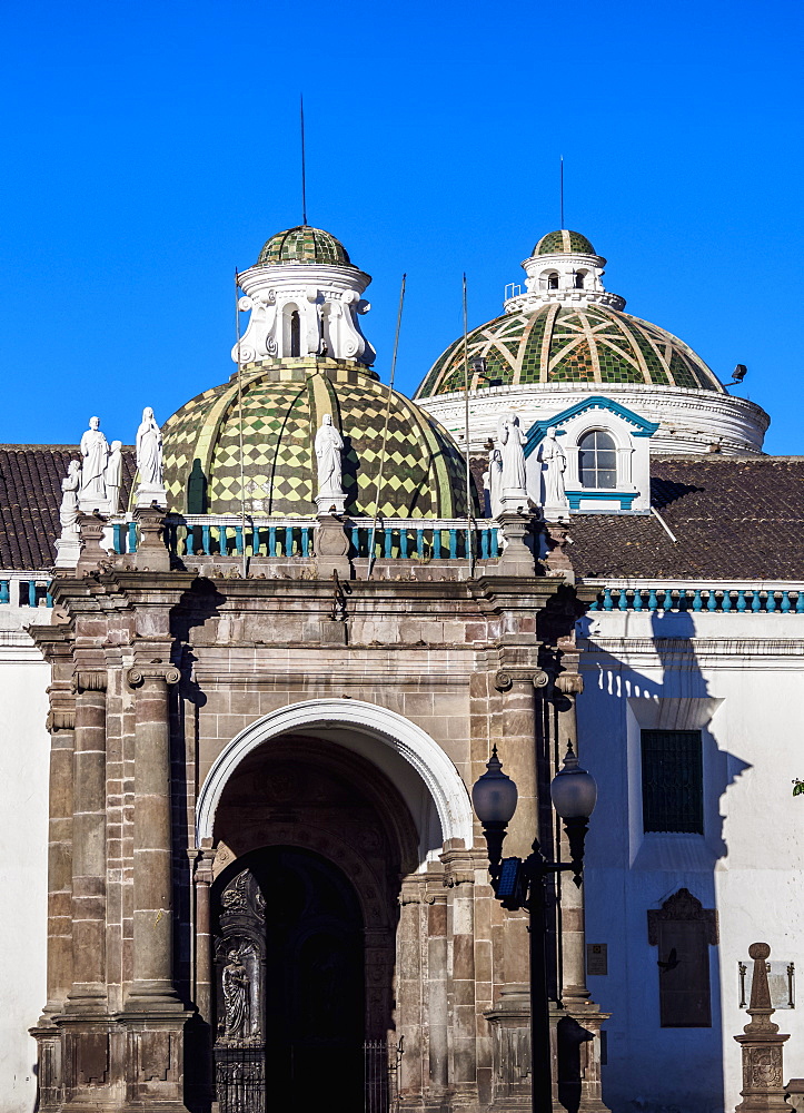 Metropolitan Cathedral of Quito at Independence Square (Plaza Grande), Quito, Pichincha Province, Ecuador, South America