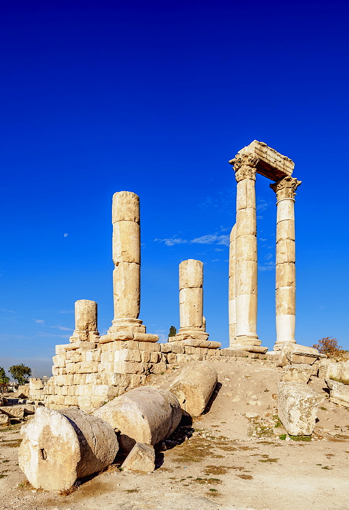 Temple of Hercules ruins, Amman Citadel, Amman Governorate, Jordan, Middle East