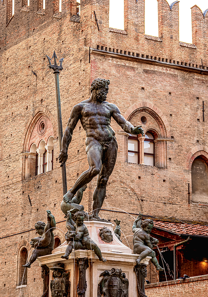 Fountain of Neptune, Piazza del Nettuno, Bologna, Emilia-Romagna, Italy, Europe