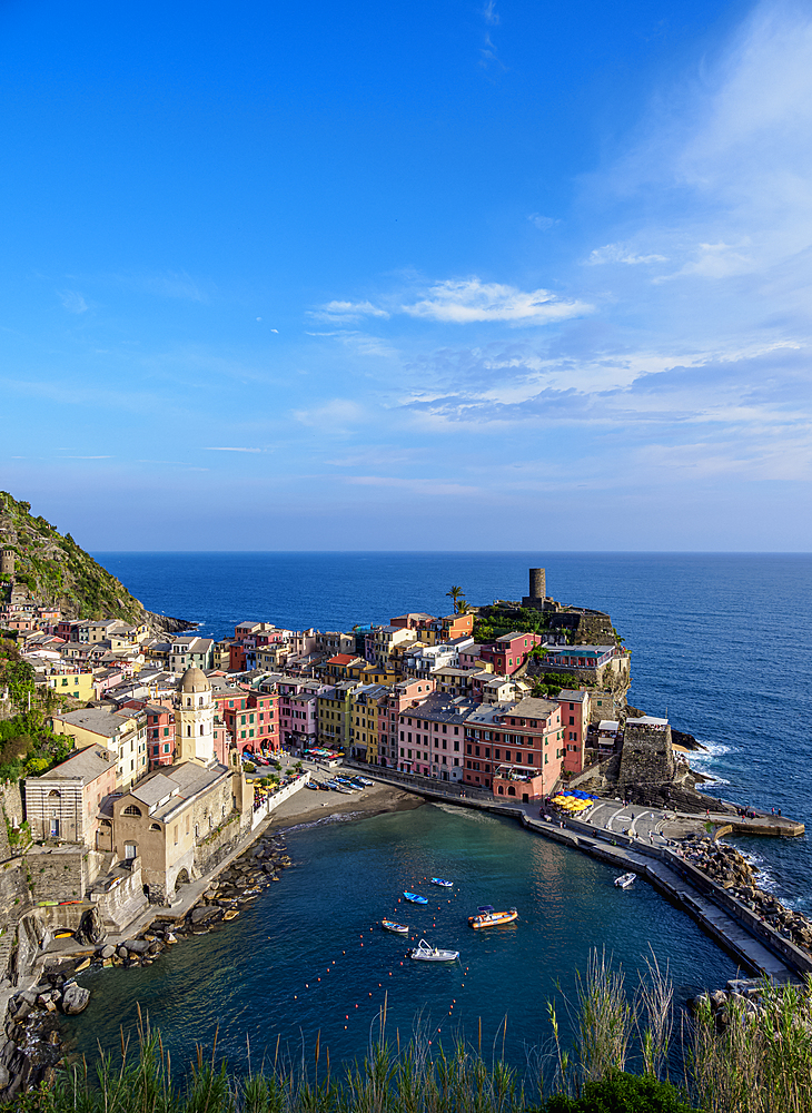 Vernazza Village, elevated view, Cinque Terre, UNESCO World Heritage Site, Liguria, Italy, Europe