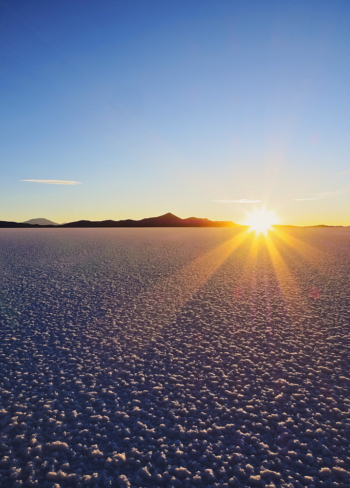 Sunset over the Salar de Uyuni, the largest salt flat in the world, Daniel Campos Province, Potosi Department, Bolivia, South America