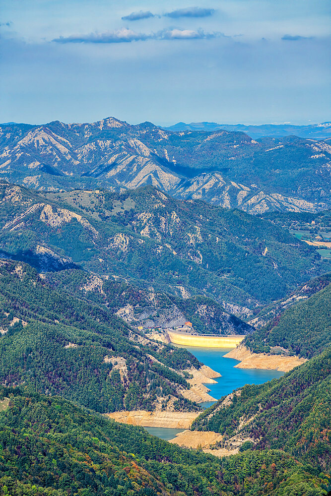 Lake Ridracoli, Casentinesi Forests National Park, Apennines, Tuscany, Italy, Europe