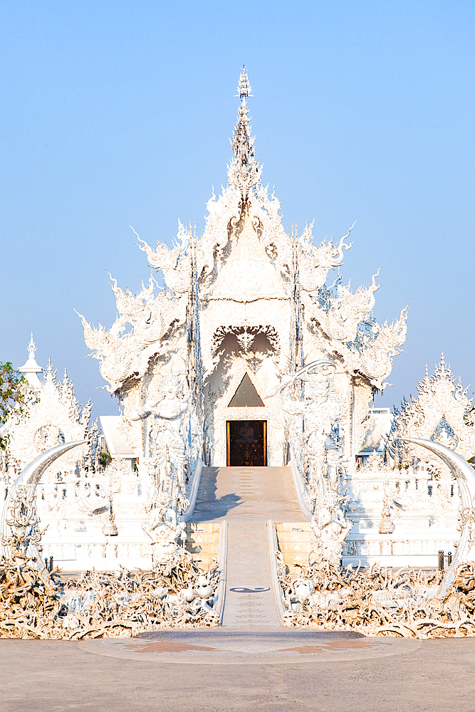 wat Rong Khun The famous White Temple in Chiang Rai, Thailand