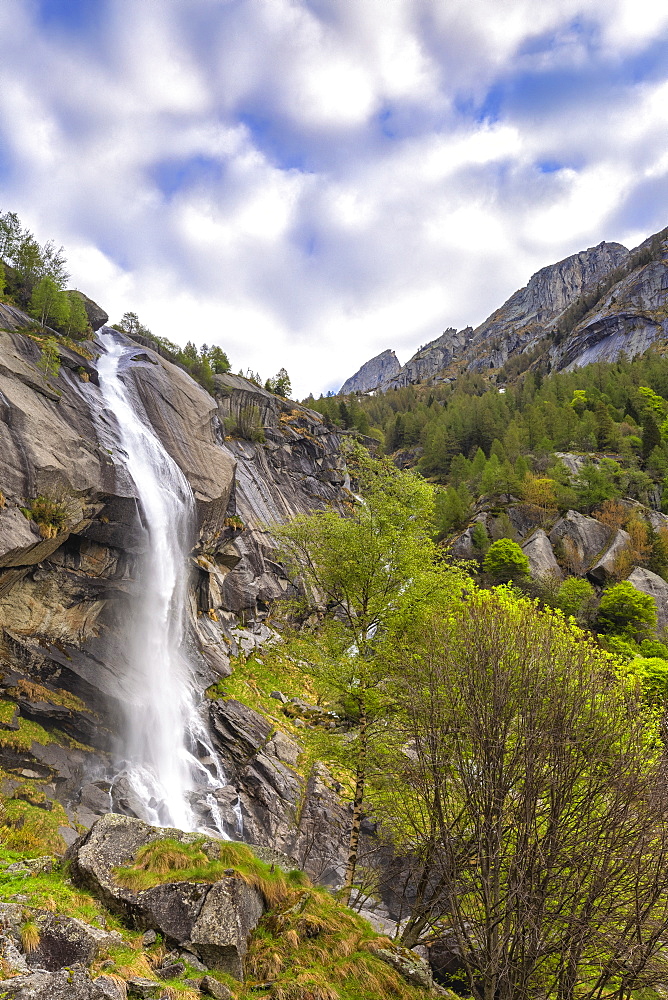 Waterfall of Ferro Valley, Val di Mello, Valmalenco, Valtellina, Lombardy, Italy, Europe