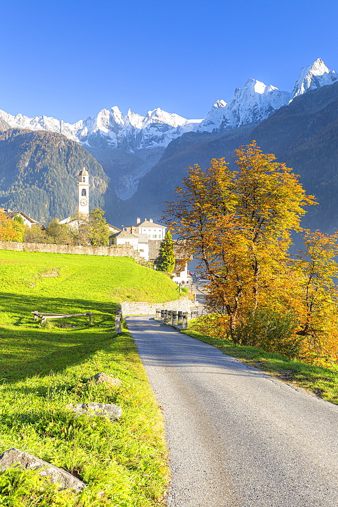 Traditional village of Soglio during autumn, Soglio, Bregaglia valley, Graubunden, Switzerland, Europe