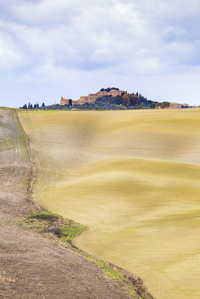 Village called Chiusure, located in the hills of Val d'Orcia, UNESCO World Heritage Site, Siena province, Tuscany, Italy, Europe