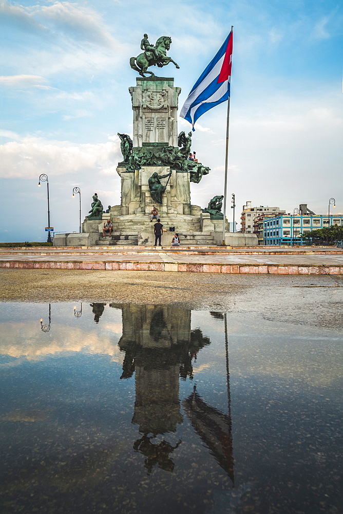 Monumento al General Antonio Maceo, Malecon, La Habana (Havana), Cuba, West Indies, Caribbean, Central America