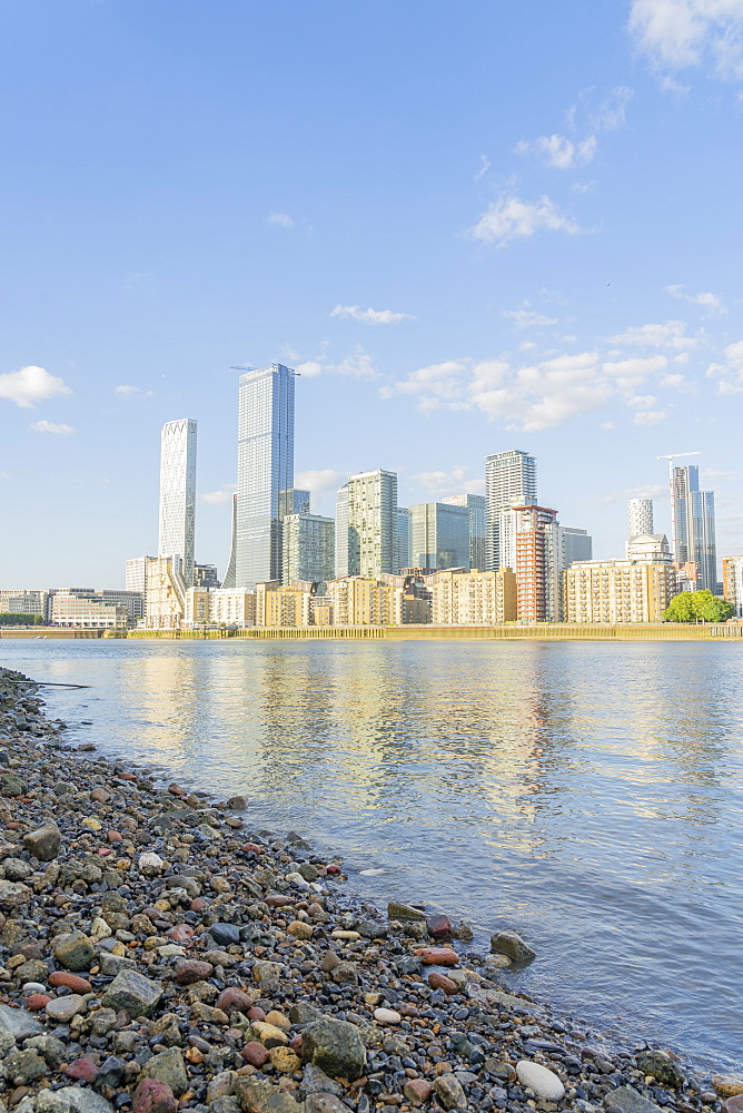 Canary Wharf and the River Thames, Docklands, London, England, United Kingdom, Europe